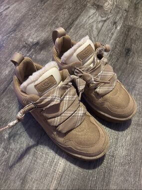 UGG woman’s 9 US Tan Suede & Mesh Sneakers with Plush Collar